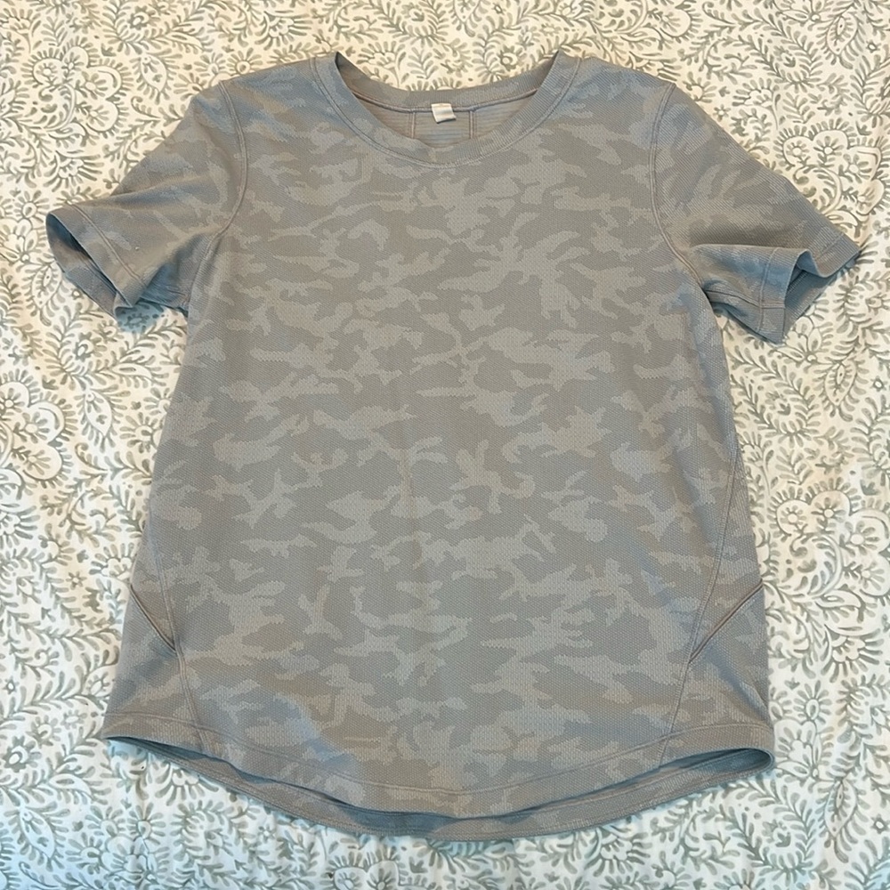 Lululemon top